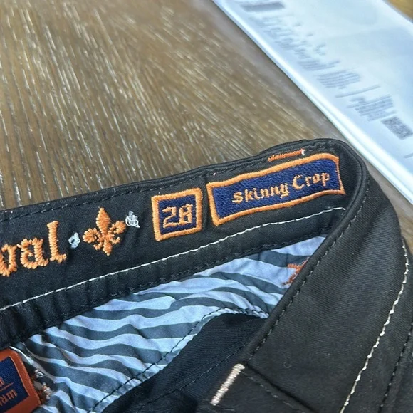 Black crop capri style pants - Picture 2 of 2